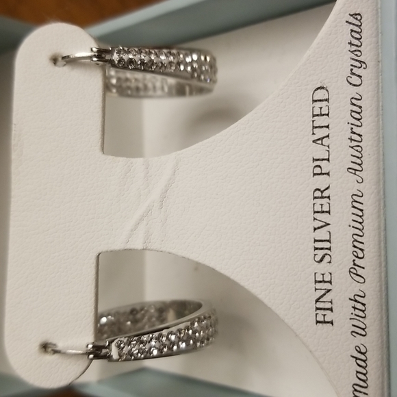 Women's silver plated crystal pierced earrings STOCKING STUFFER - Picture 6 of 6